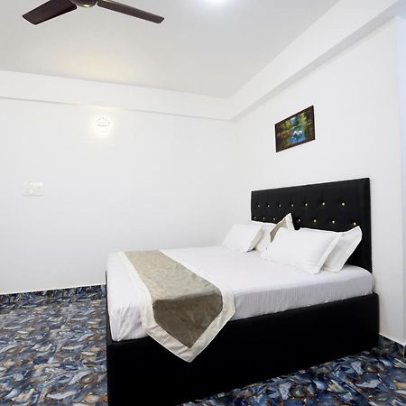 Hotel Flying Goa Calangute Exteriör bild