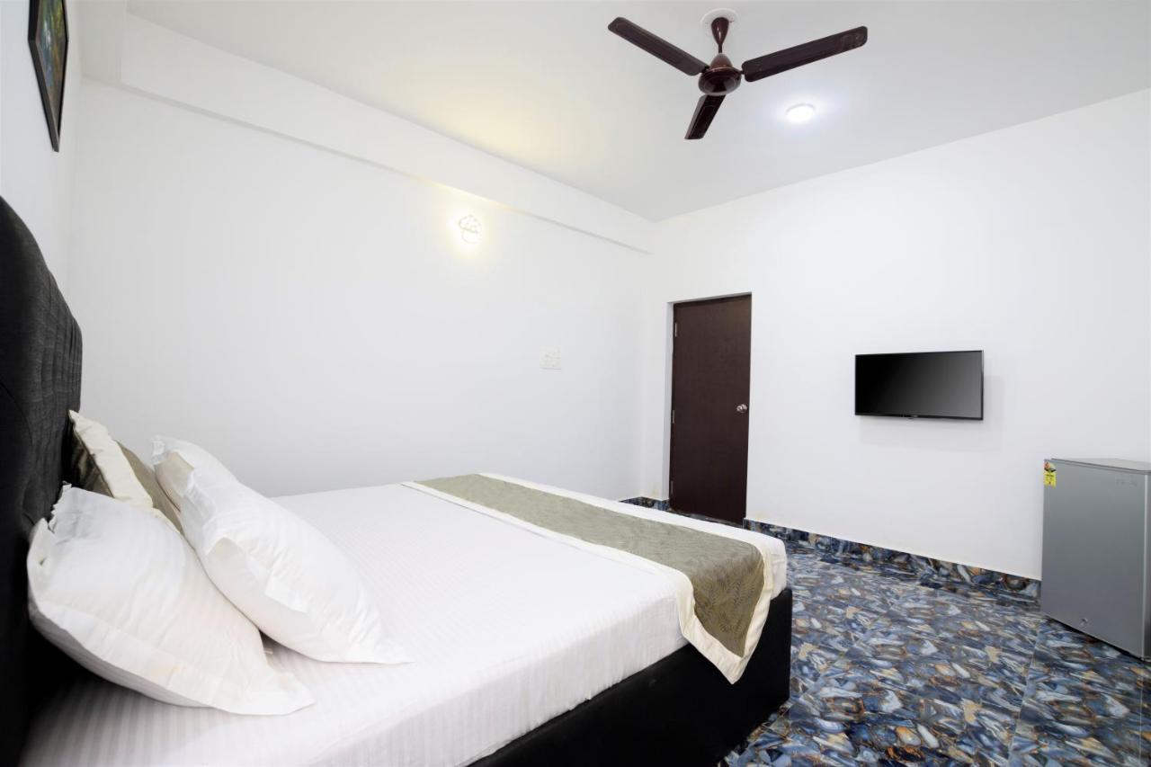 Hotel Flying Goa Calangute Exteriör bild