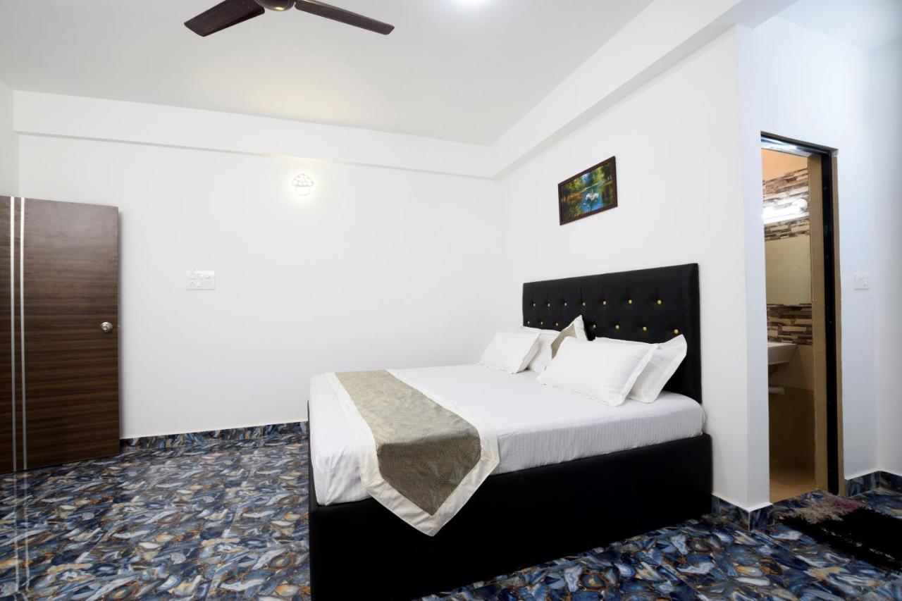 Hotel Flying Goa Calangute Exteriör bild
